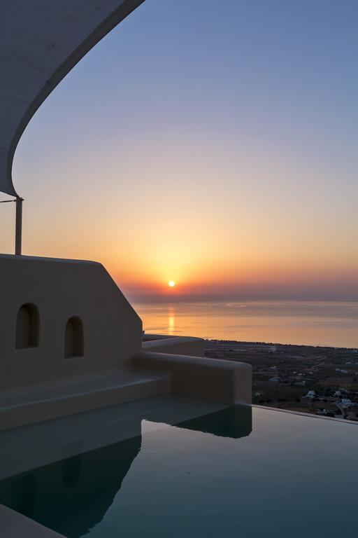 Skyfall Suites - Adults Only Pyrgos Kallistis Екстер'єр фото